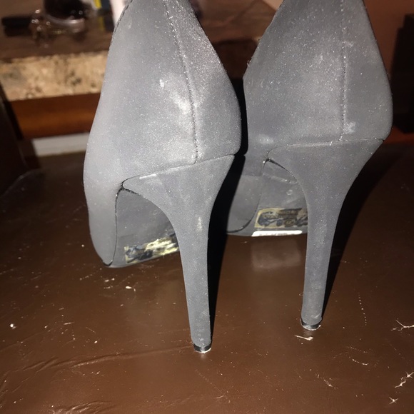 Heels - Picture 4 of 6